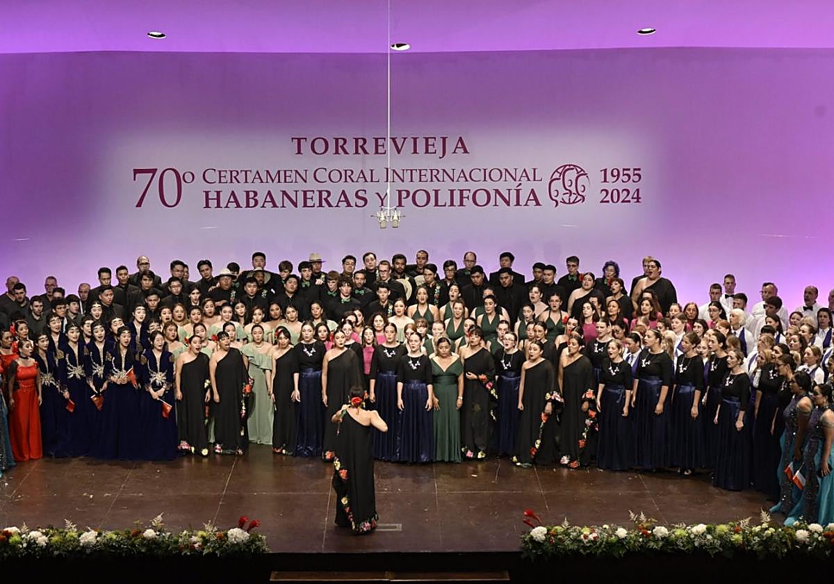 Canto común de todos los coros participantes en el certamen de 2024.