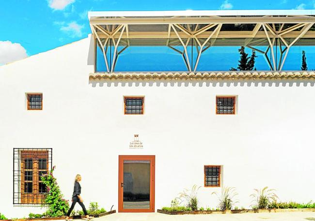 Bodegas Viña Elena. Juan Antonio Santa-Cruz García, Juan Antonio Santa-Cruz Alemán, Carmen Santa-Cruz García, Beatriz Lorente Martínez, Javier Esquiva López. 2018.