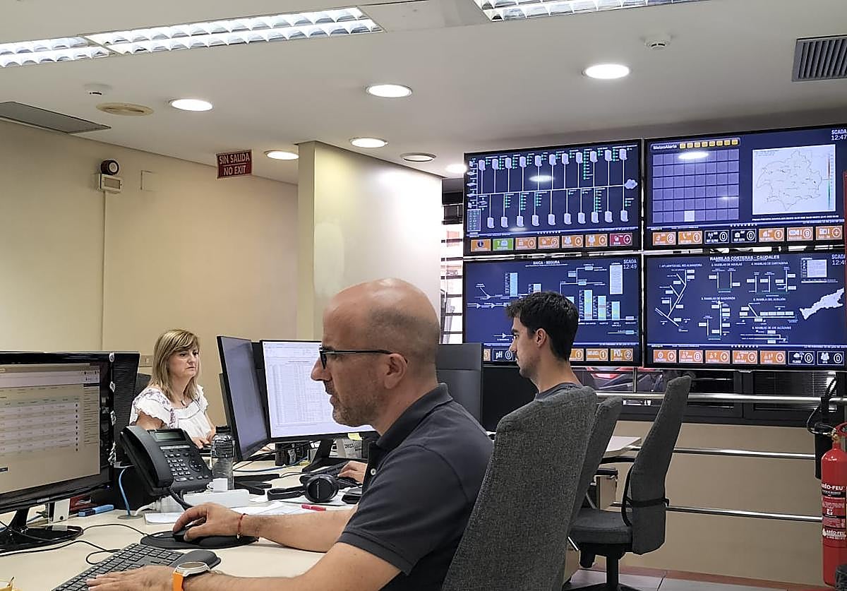 Sala de monitorización de la Demarcación Hidrográfica del Segura.