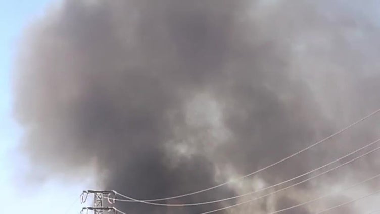 El incendio en Murcia que está provocando una gran columna de humo negro