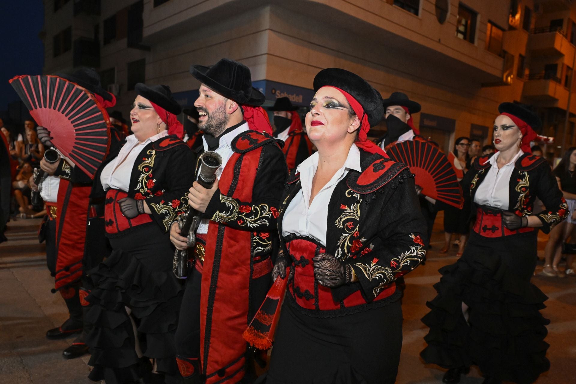 Desfile de la Entrada Cristiana en Orihuela, en imágenes