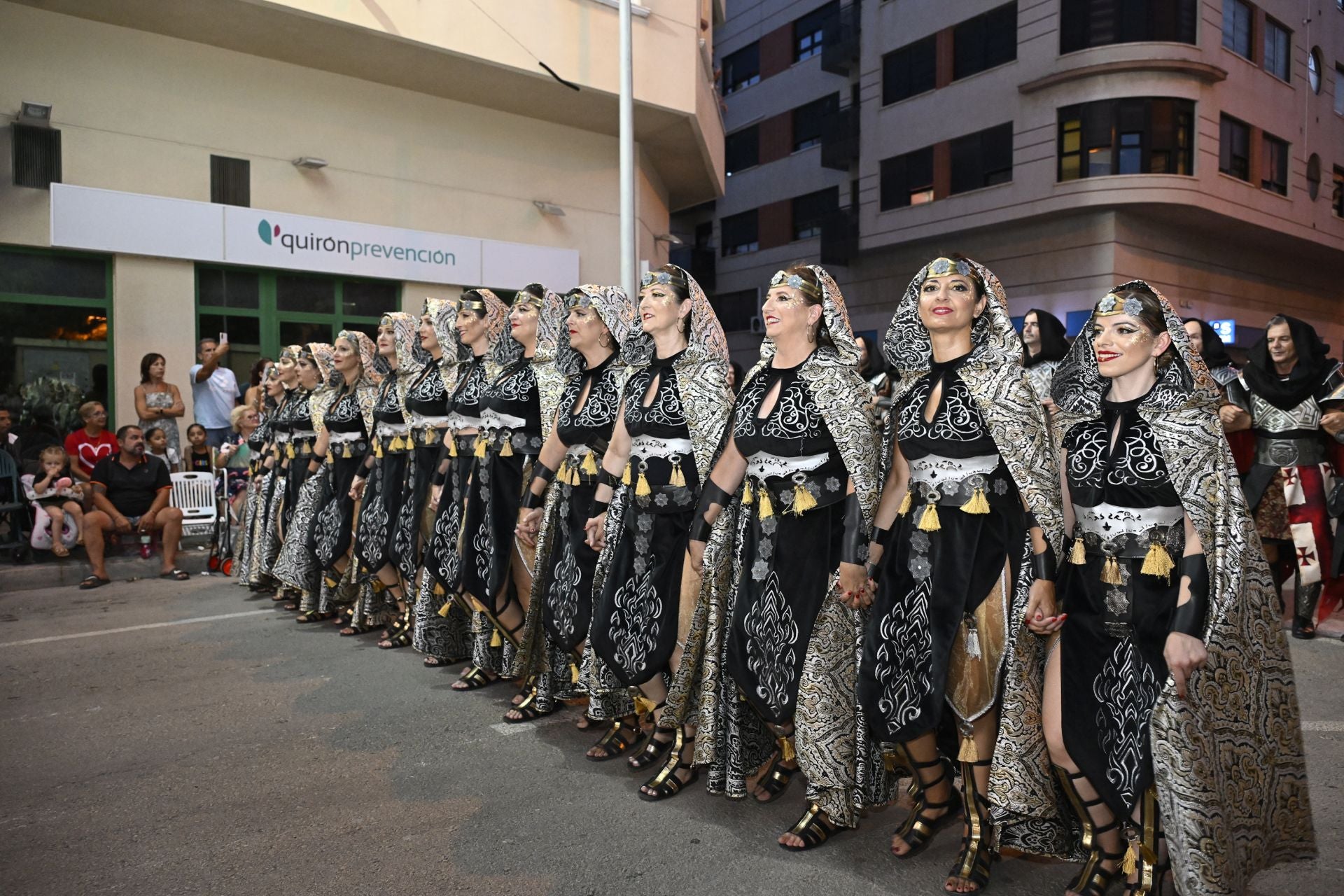 Desfile de la Entrada Cristiana en Orihuela, en imágenes