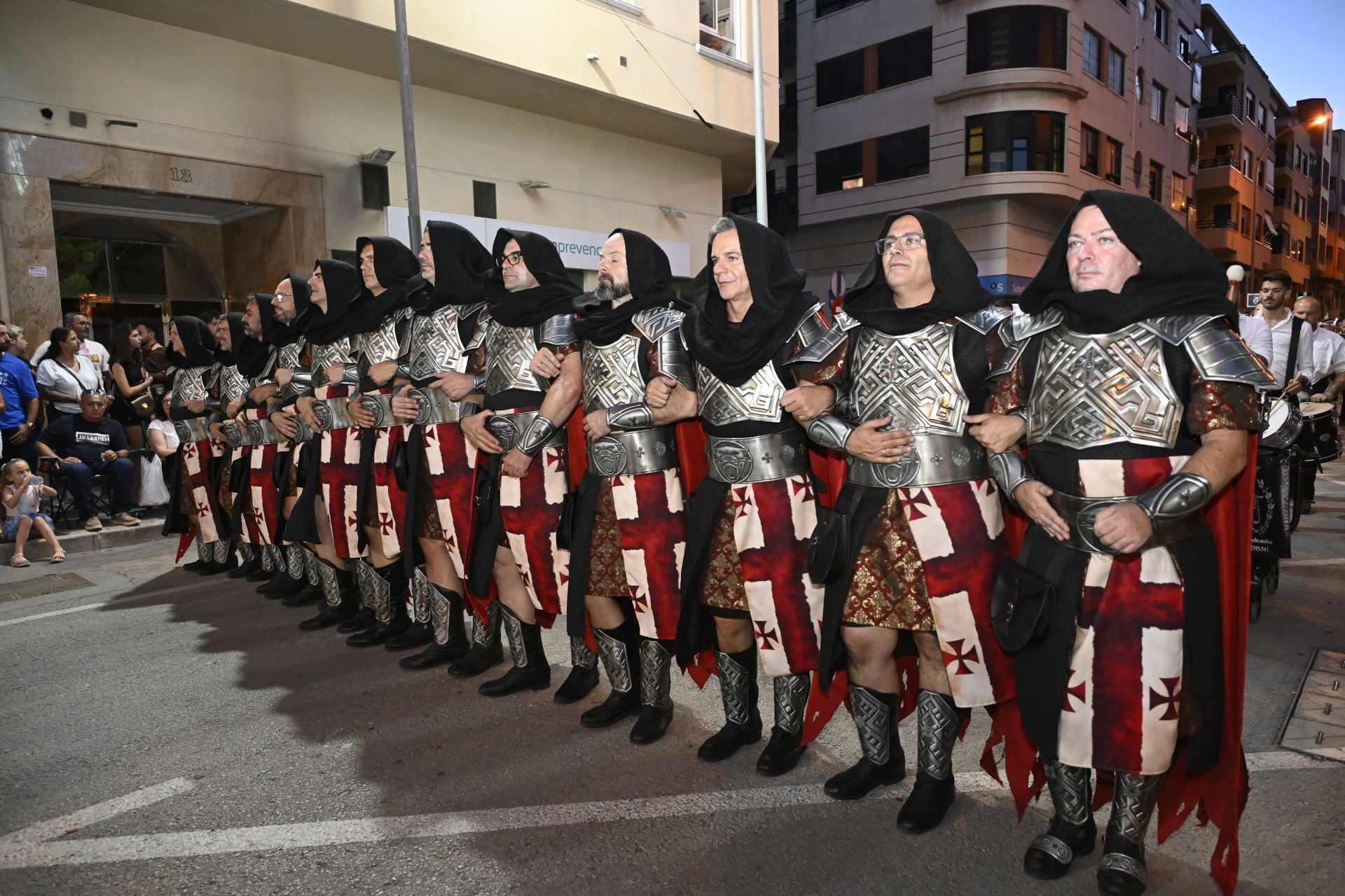 Desfile de la Entrada Cristiana en Orihuela, en imágenes