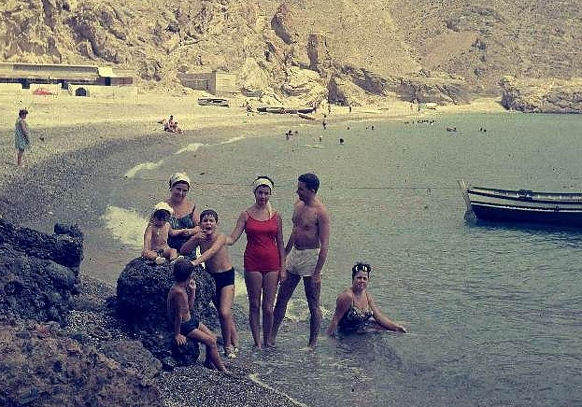 Costumbrismo. Día de playa en El Portús.