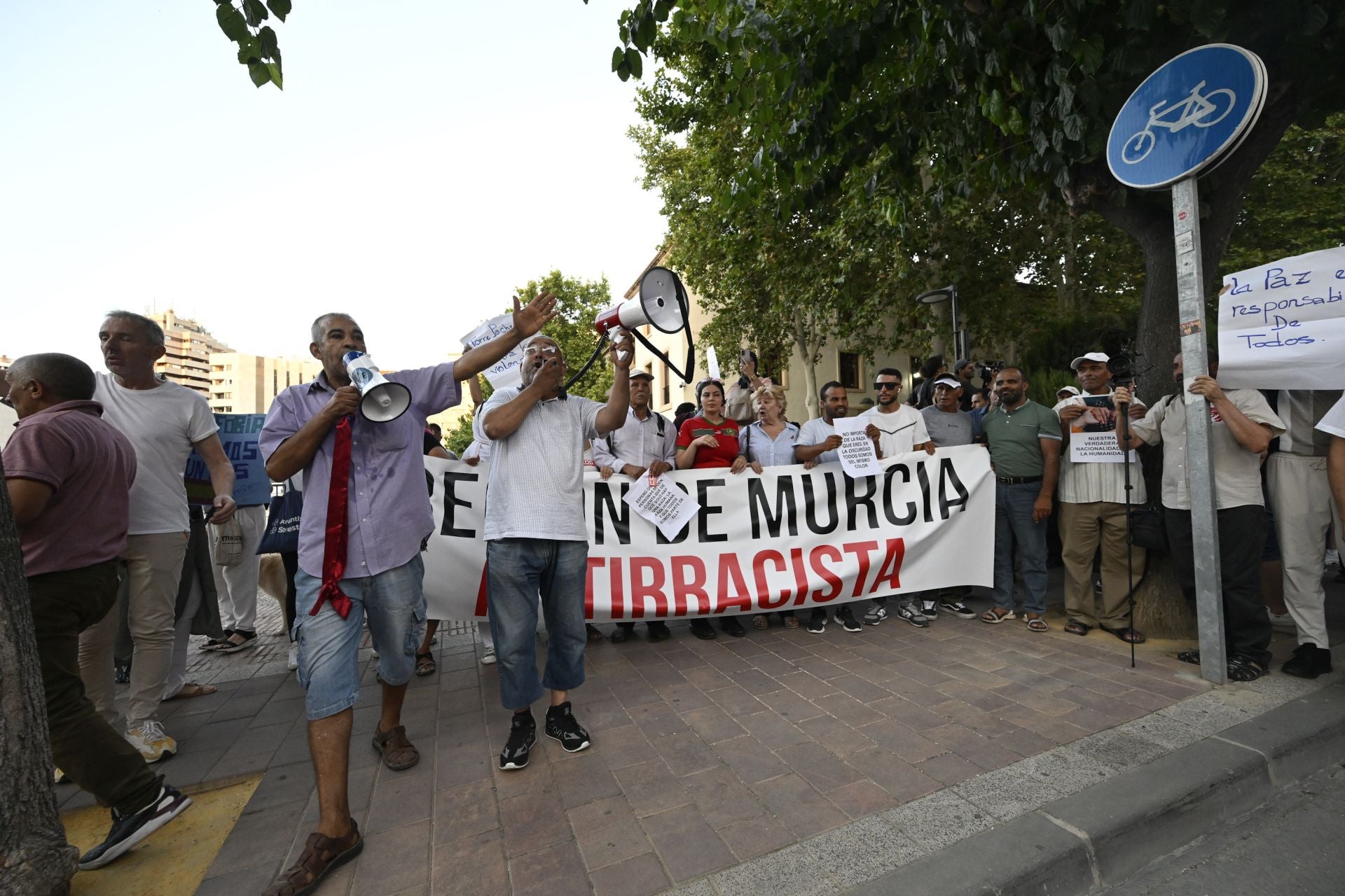 En imágenes, la protesta contra el racismo celebrada en Murcia