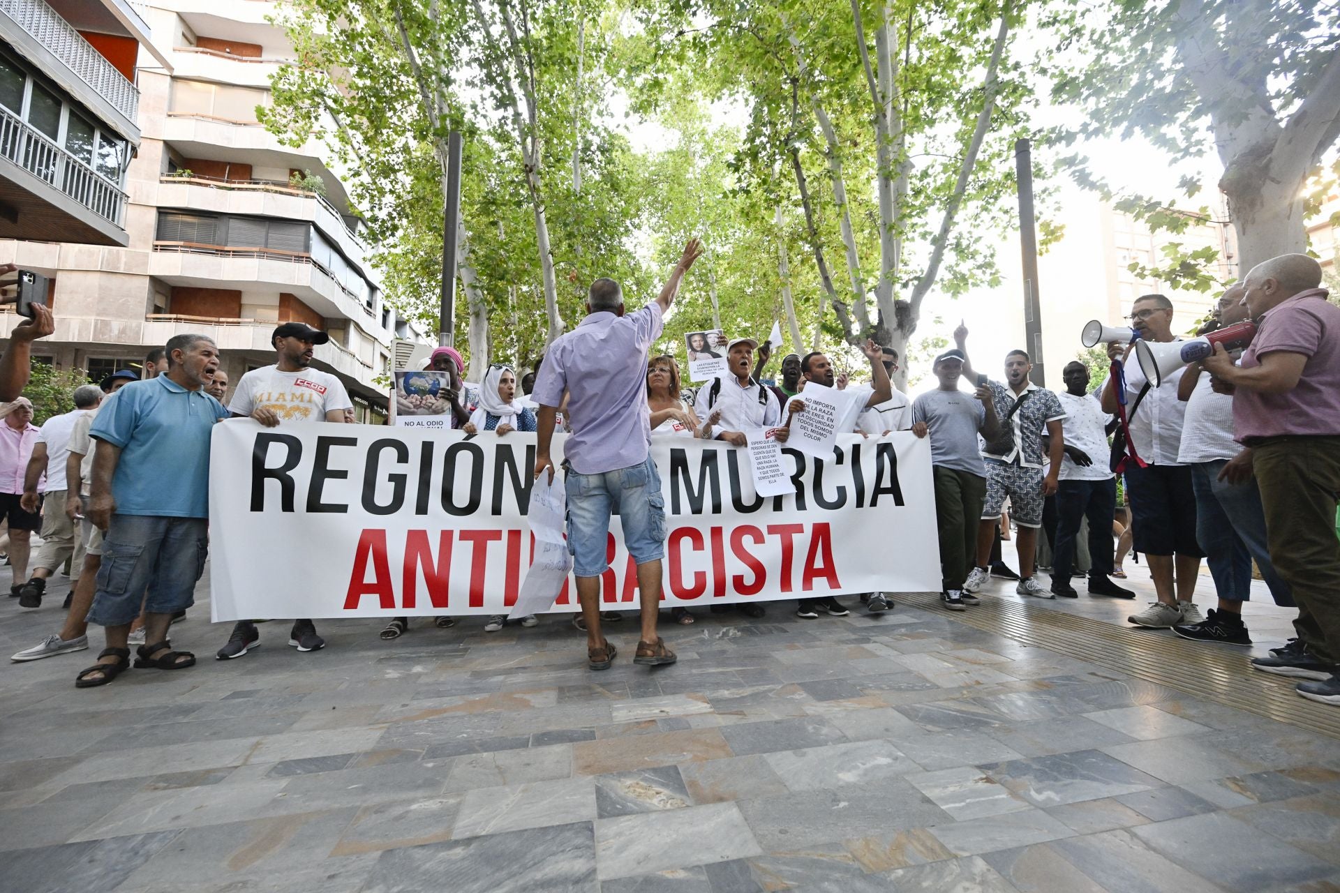 En imágenes, la protesta contra el racismo celebrada en Murcia