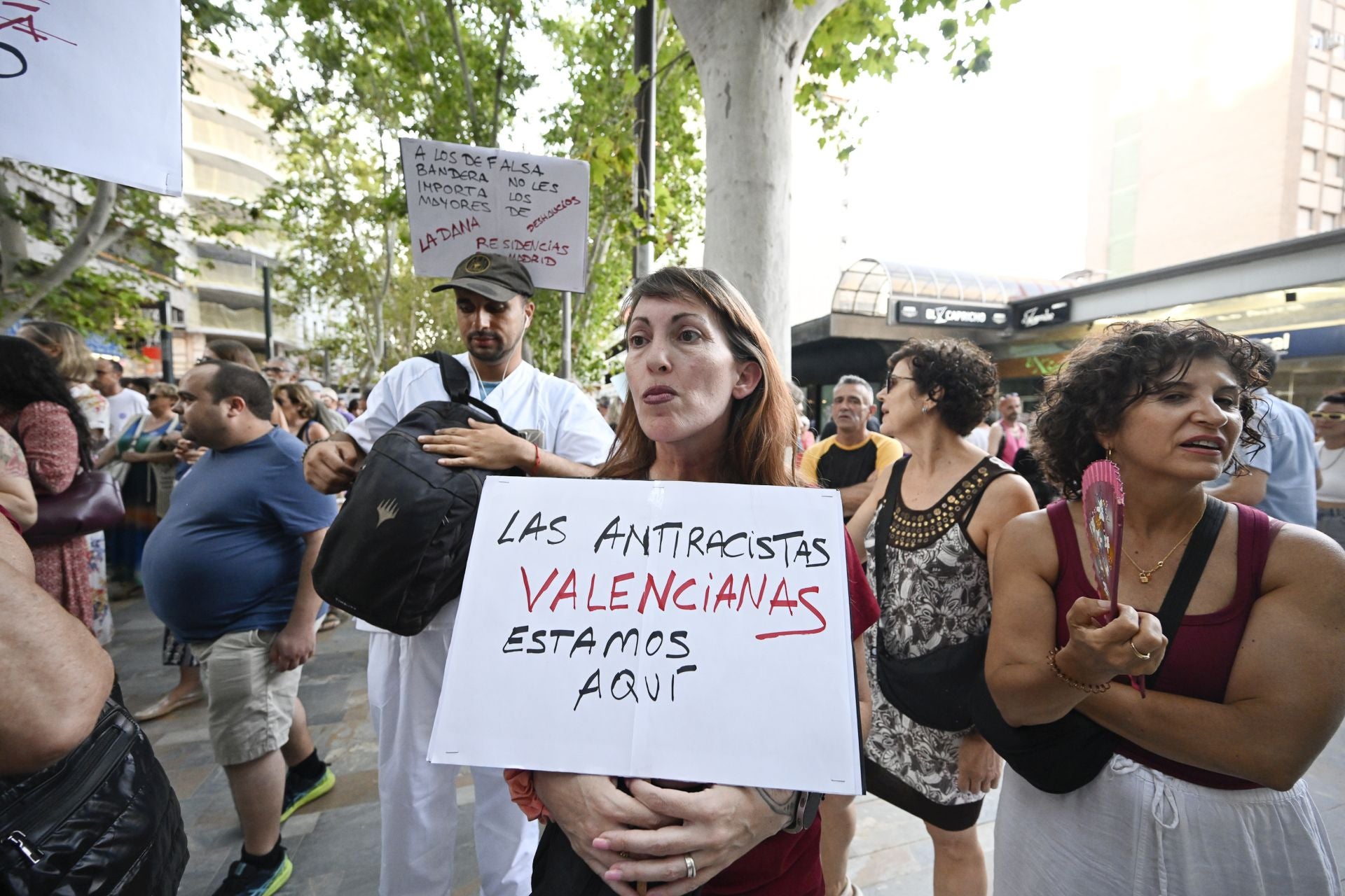 En imágenes, la protesta contra el racismo celebrada en Murcia