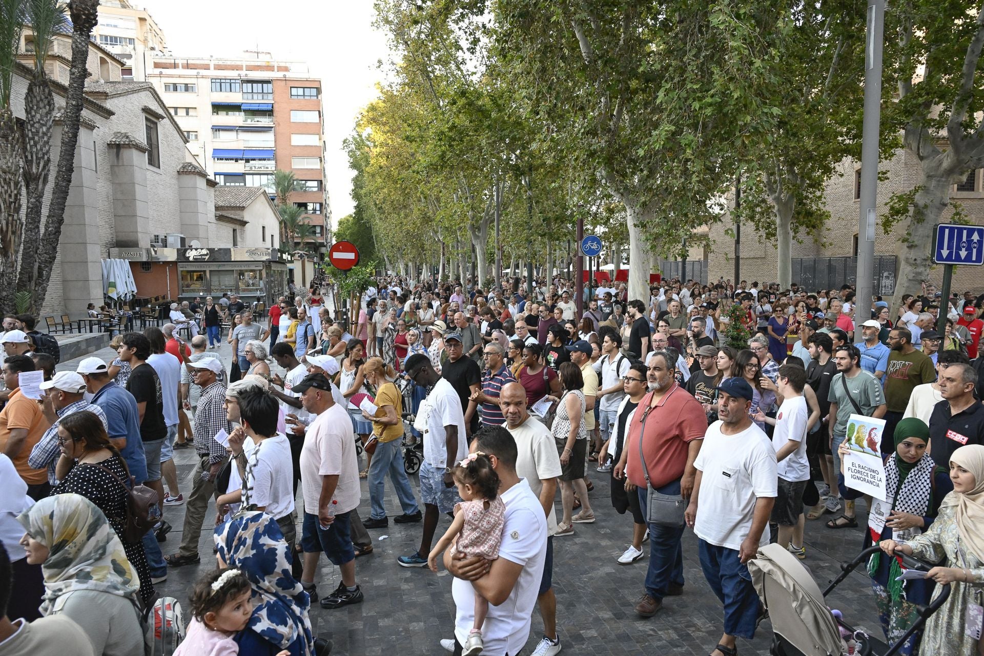 En imágenes, la protesta contra el racismo celebrada en Murcia