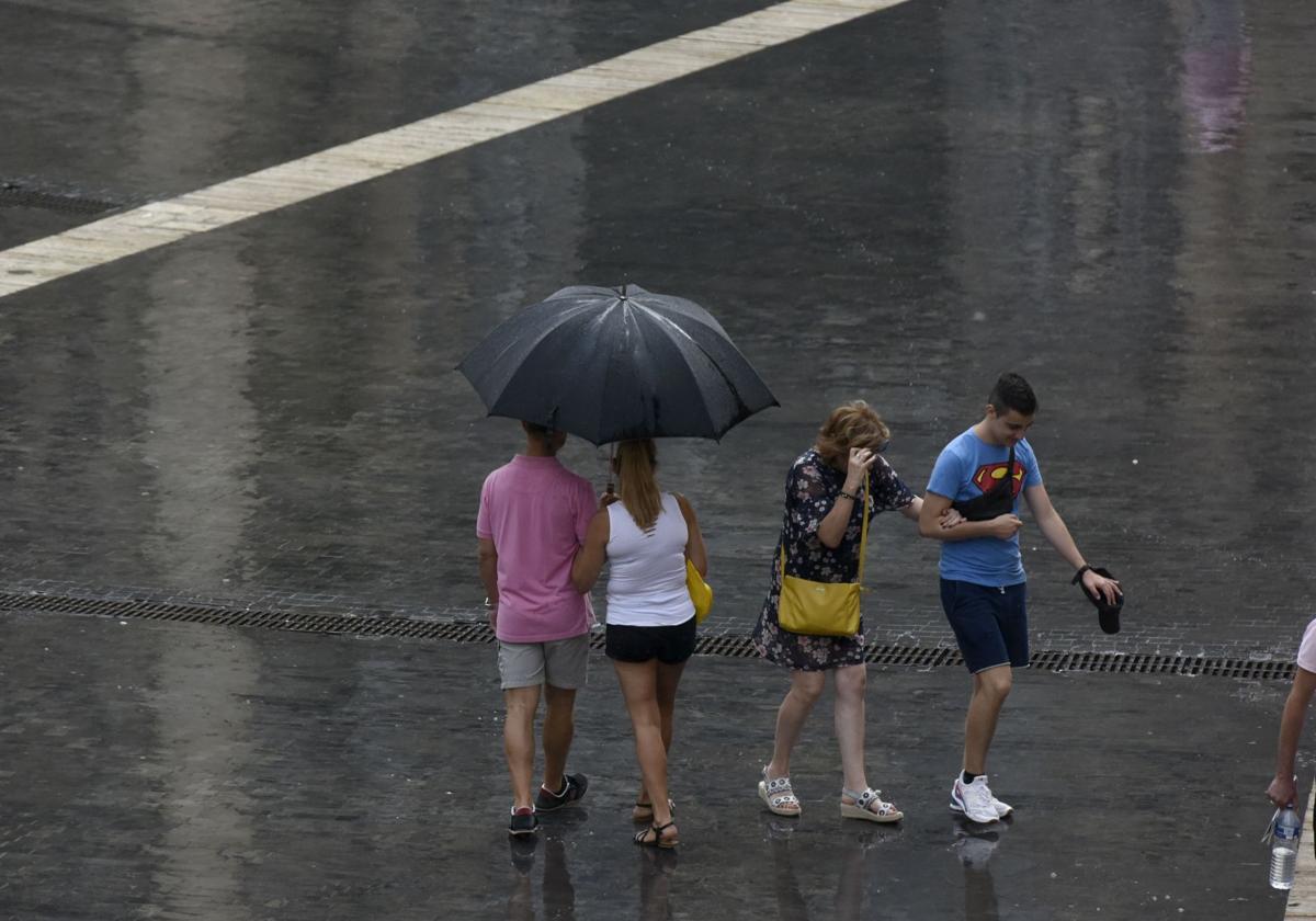 Llega un frente con lluvia y tormentas a la Región de Murcia que activa el aviso amarillo