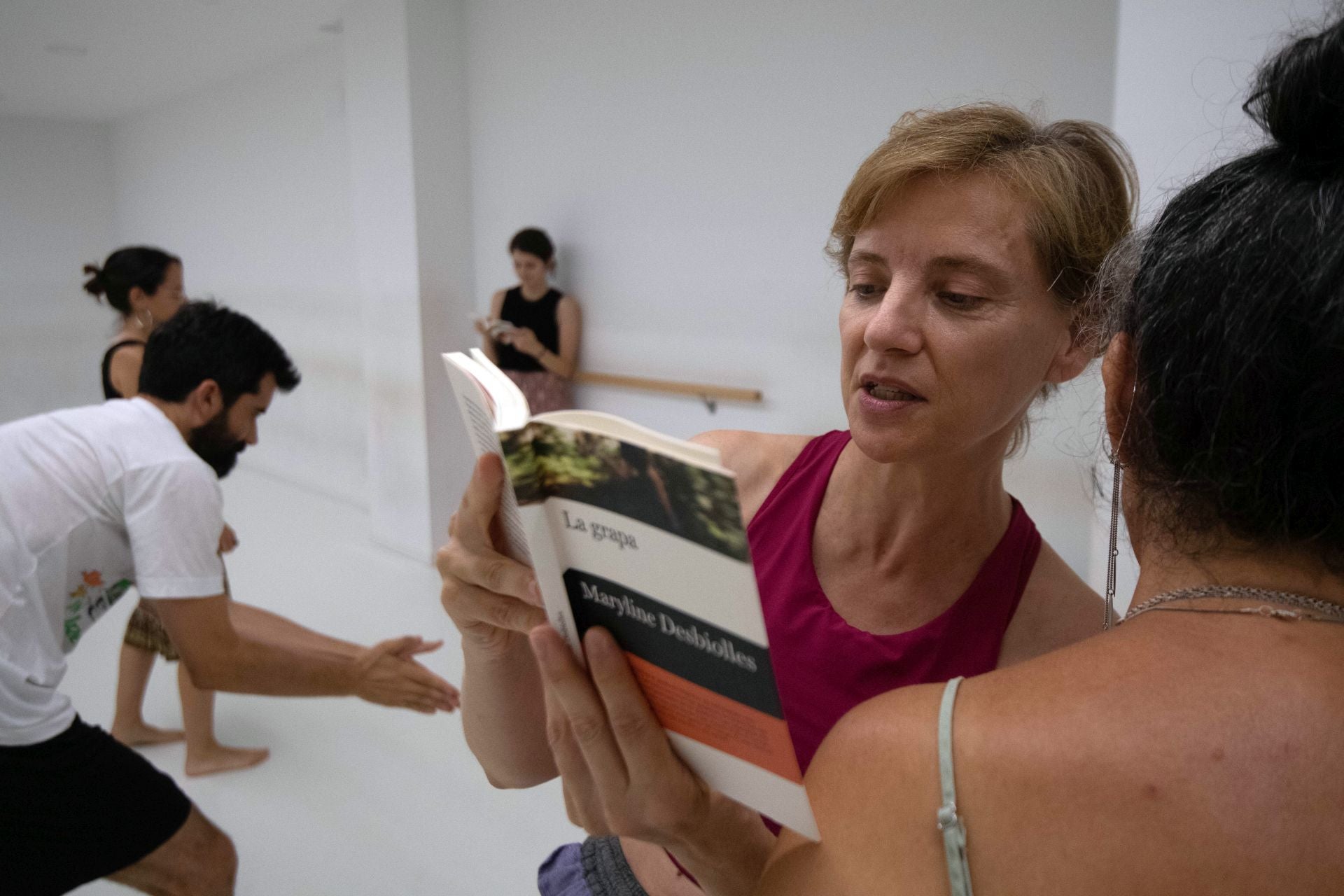 En imágenes, el club de lectura bailado de Libros Traperos y LASALA