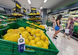 Limones, a la venta, en un supermercado de la Región.