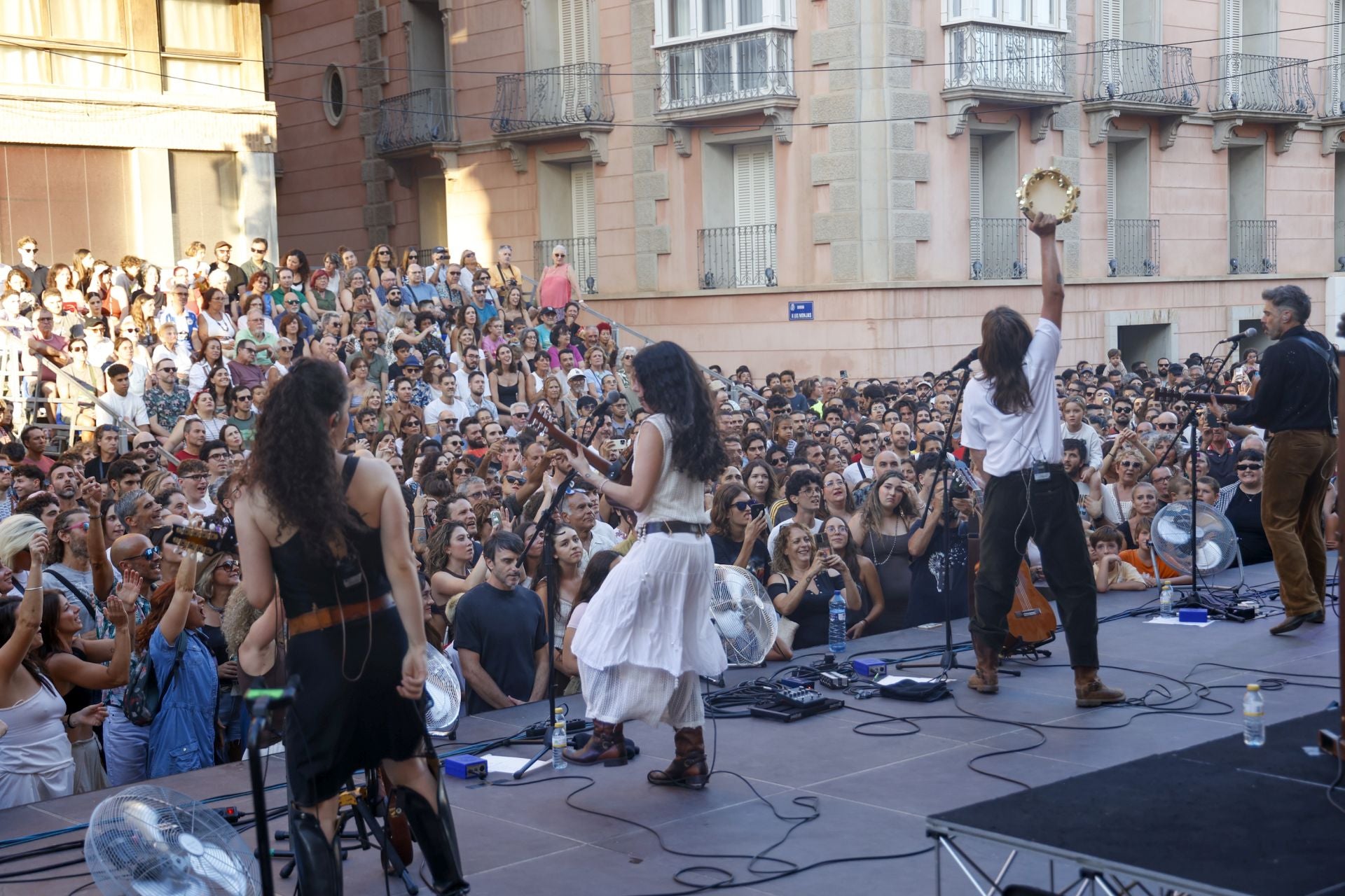 Las imágenes de los conciertos de Guitarricadelafuente, Maestro Espada y Ortiga en La Mar de Músicas