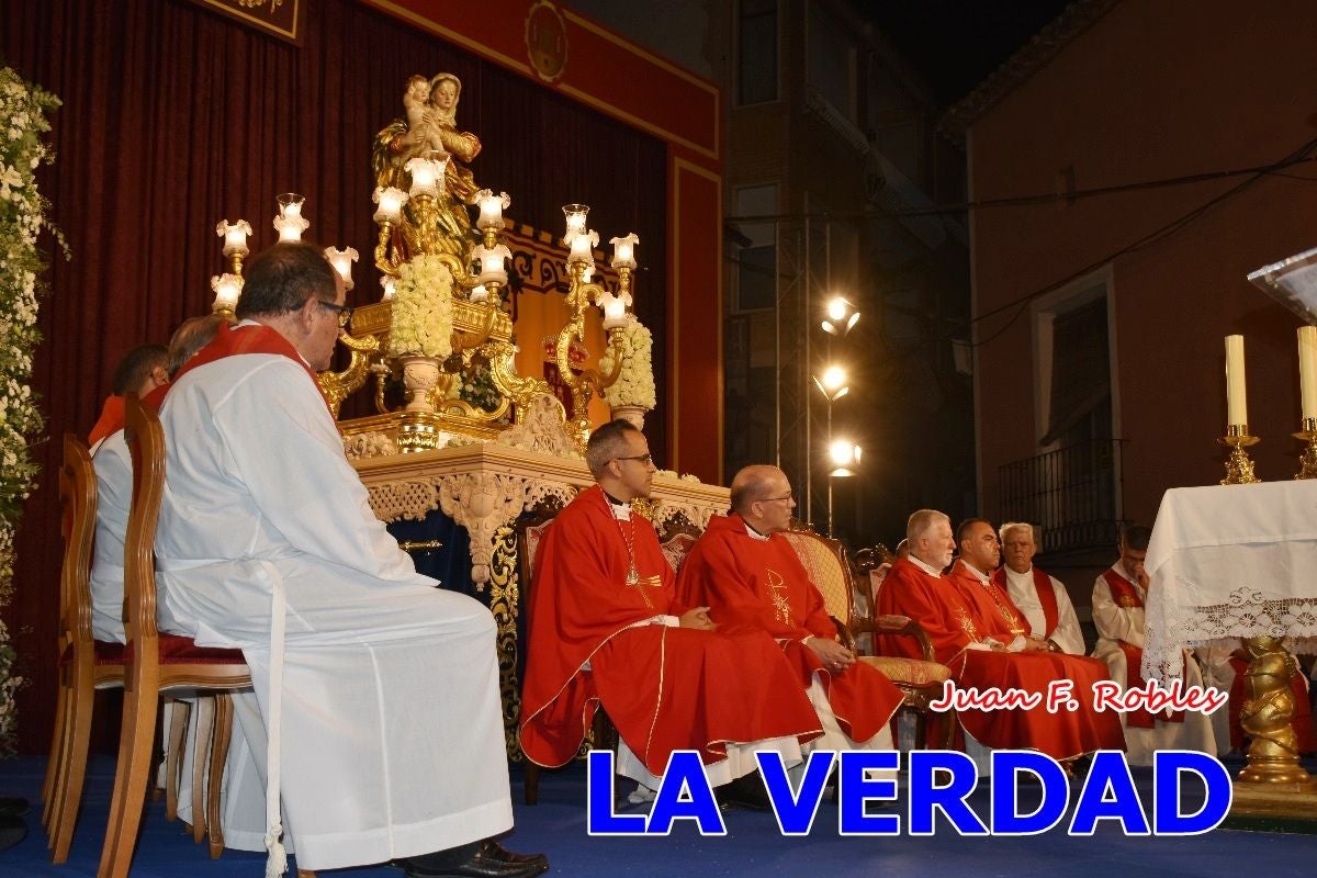 Imágenes de la Misa Solemne de la Apertura del Año Jubilar de la Virgen de las Maravillas en Cehegín
