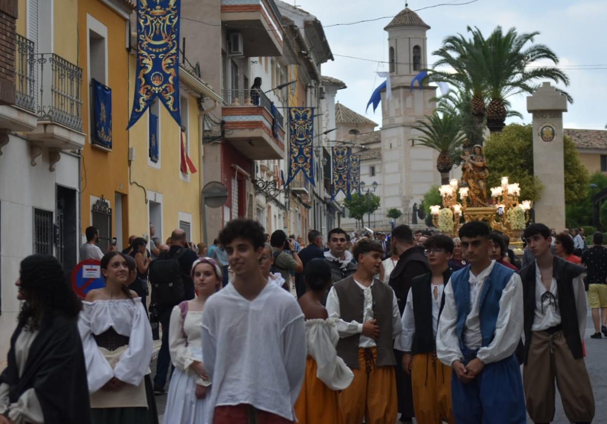 La Virgen de las Maravillas saliendo de su santuario hacia La Bodeguica.