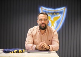 Álvaro Muñoz, director deportivo del UCAM, en el interior del BeSoccer La Condomina.