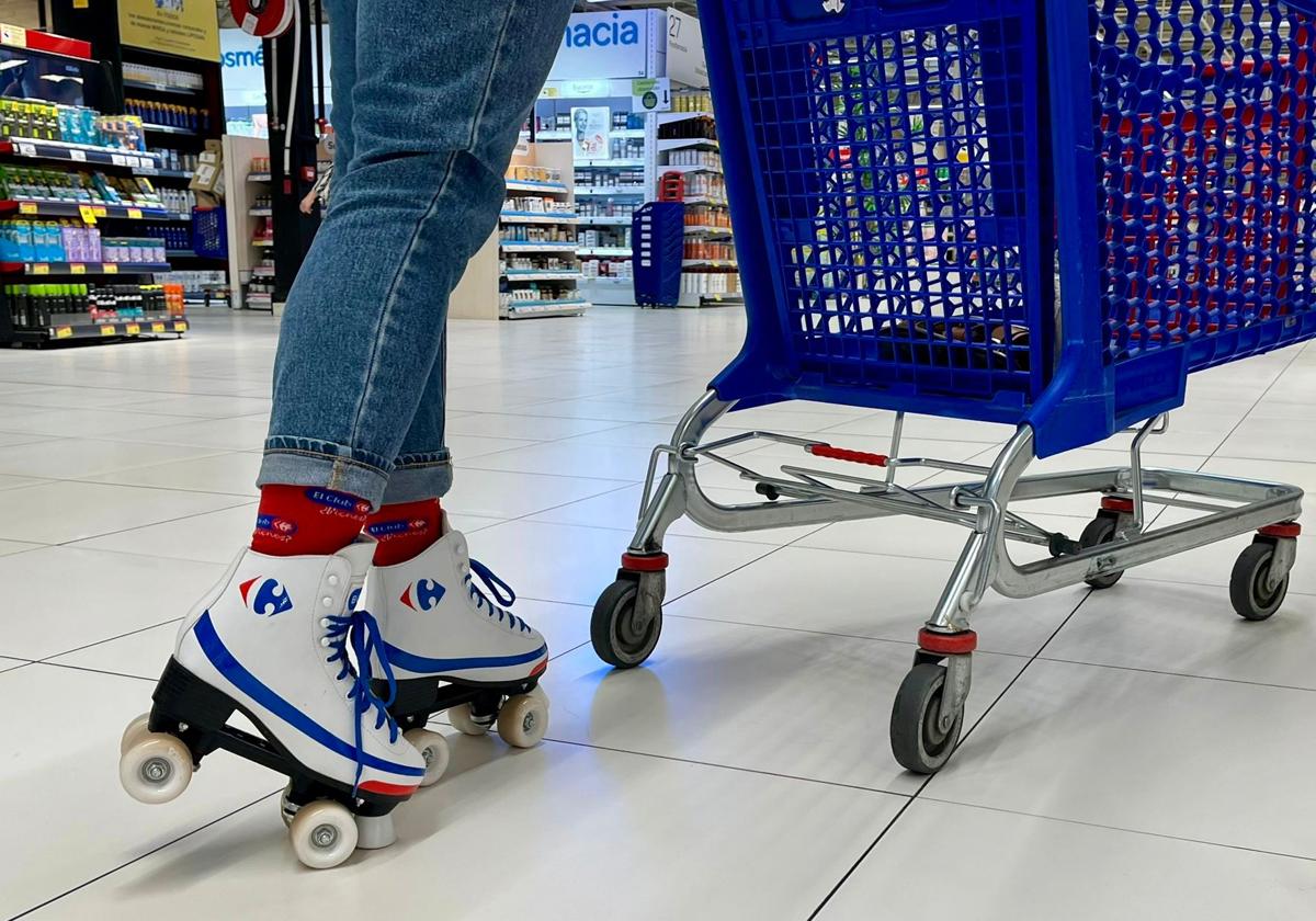 Carrefour permitirá comprar en patines este verano.