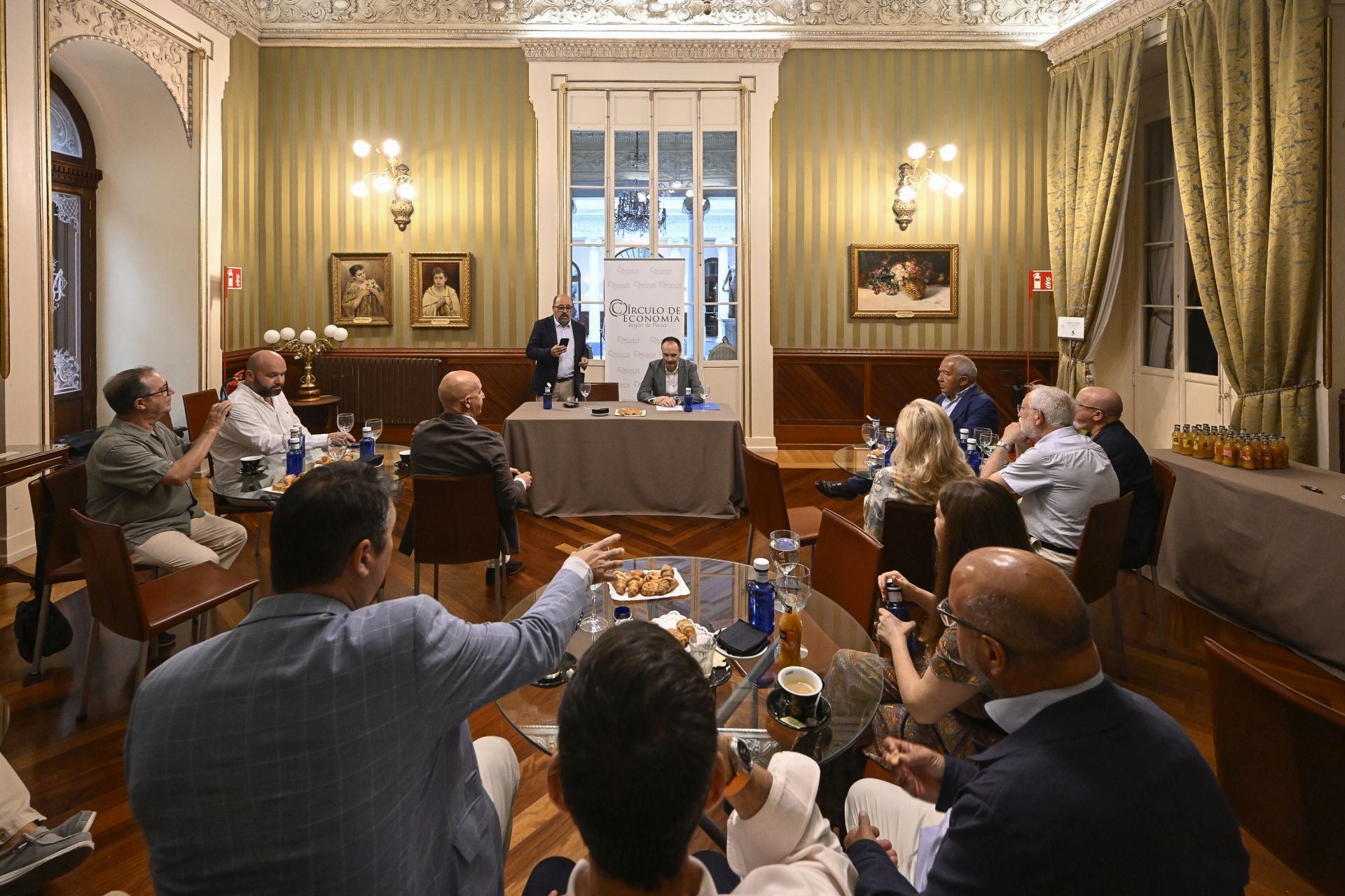 Periodismo en el Círculo de Economía, en imágenes