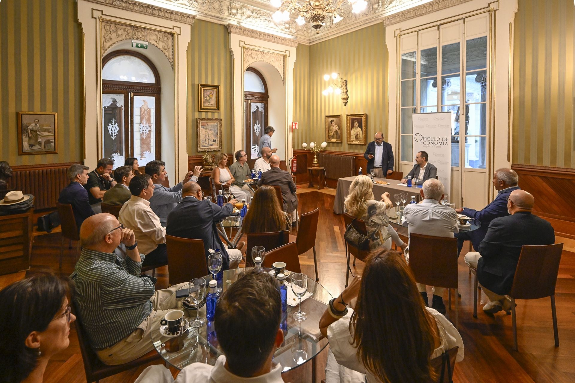 Periodismo en el Círculo de Economía, en imágenes