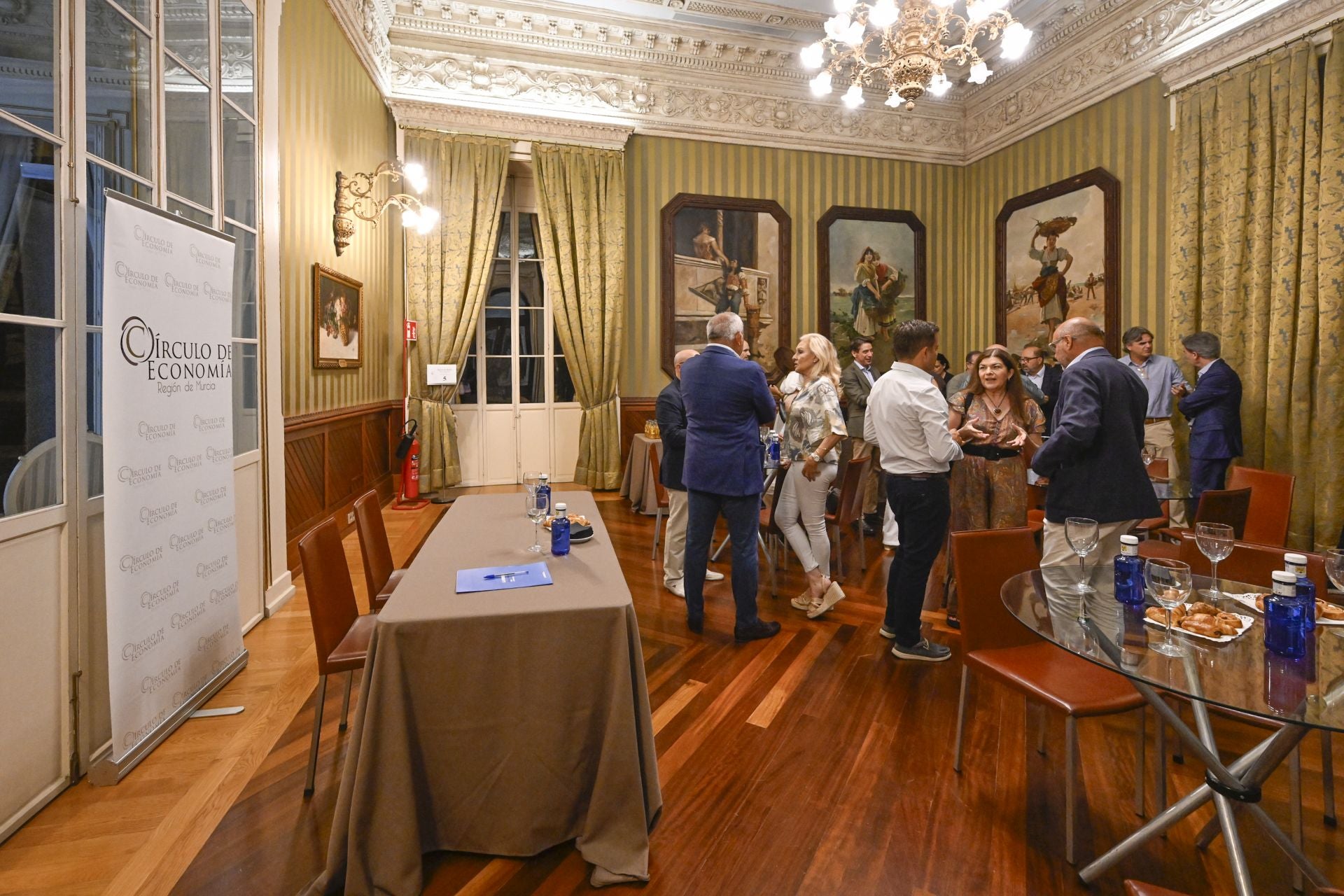 Periodismo en el Círculo de Economía, en imágenes