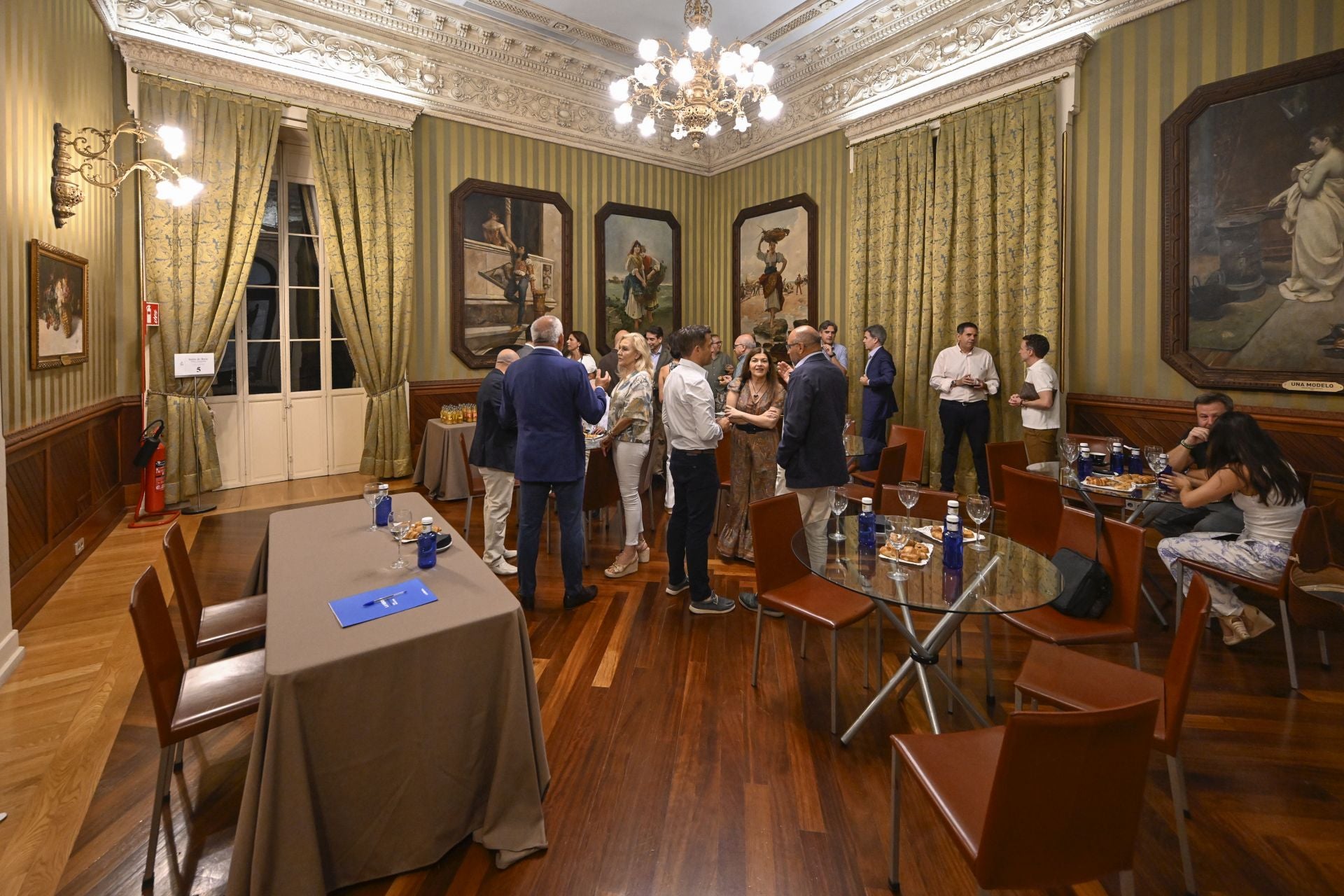 Periodismo en el Círculo de Economía, en imágenes