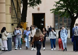 Alumnos en el campus de La Merced en una imagen de archivo.