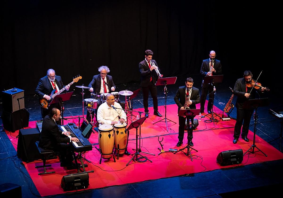 La Bernáldez Latin Jazz Orchestra está integrada por músicos profesionales españoles y cubanos.