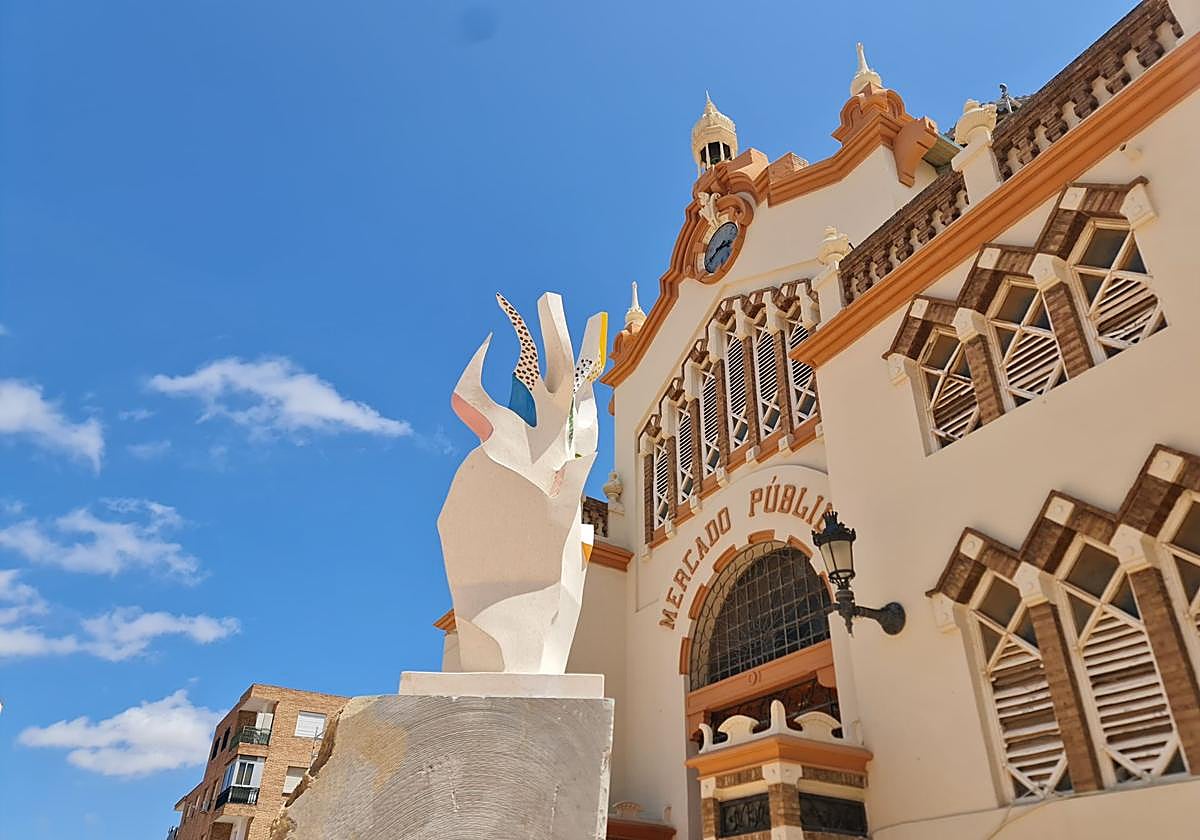 Imagen de la escultura de Cristobál Gabarrón en la 'Catedral del Cante'.