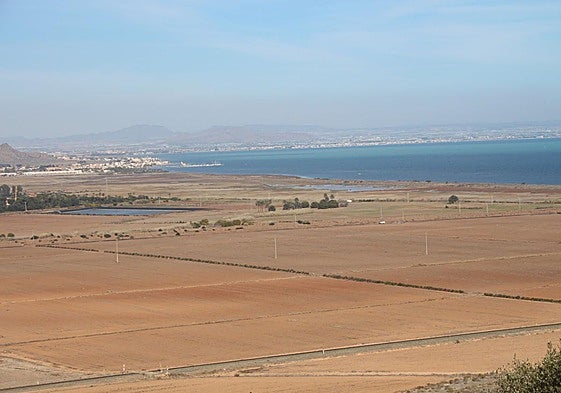 Campos de cultivo junto al Mar Menor.