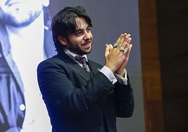 En imágenes, Yerai Cortés recibe el Castillete de Oro del Cante de las Minas