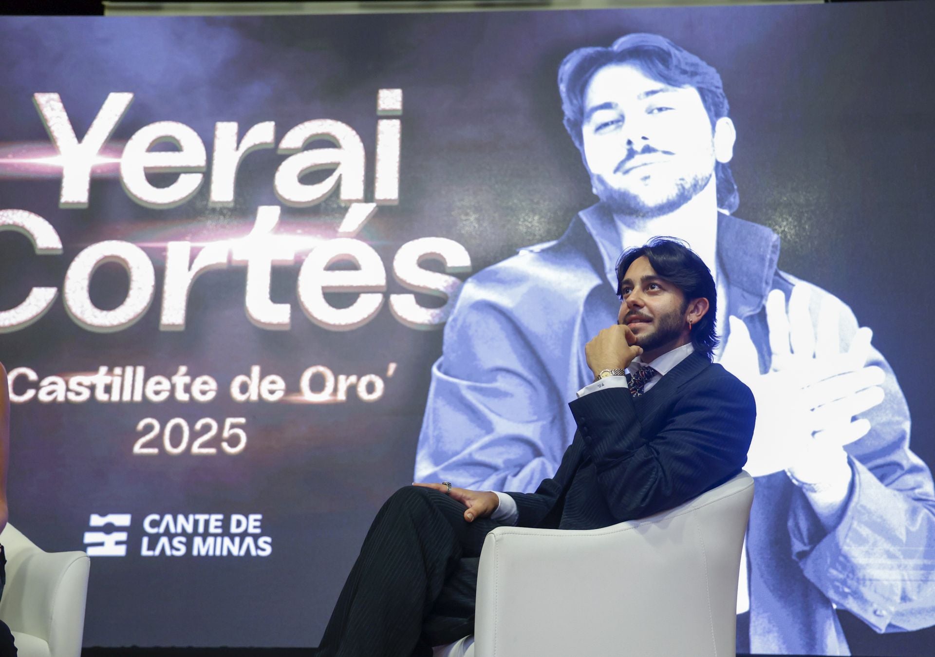 En imágenes, Yerai Cortés recibe el Castillete de Oro del Cante de las Minas