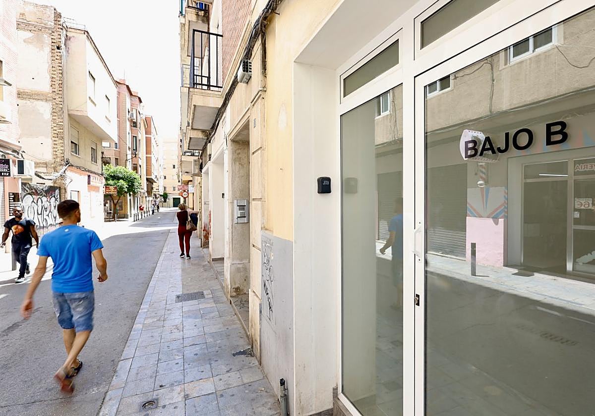 Viviendas turísticas en la zona de la Plaza San Agustín y la calle Arrixaca de Murcia, el pasado junio.