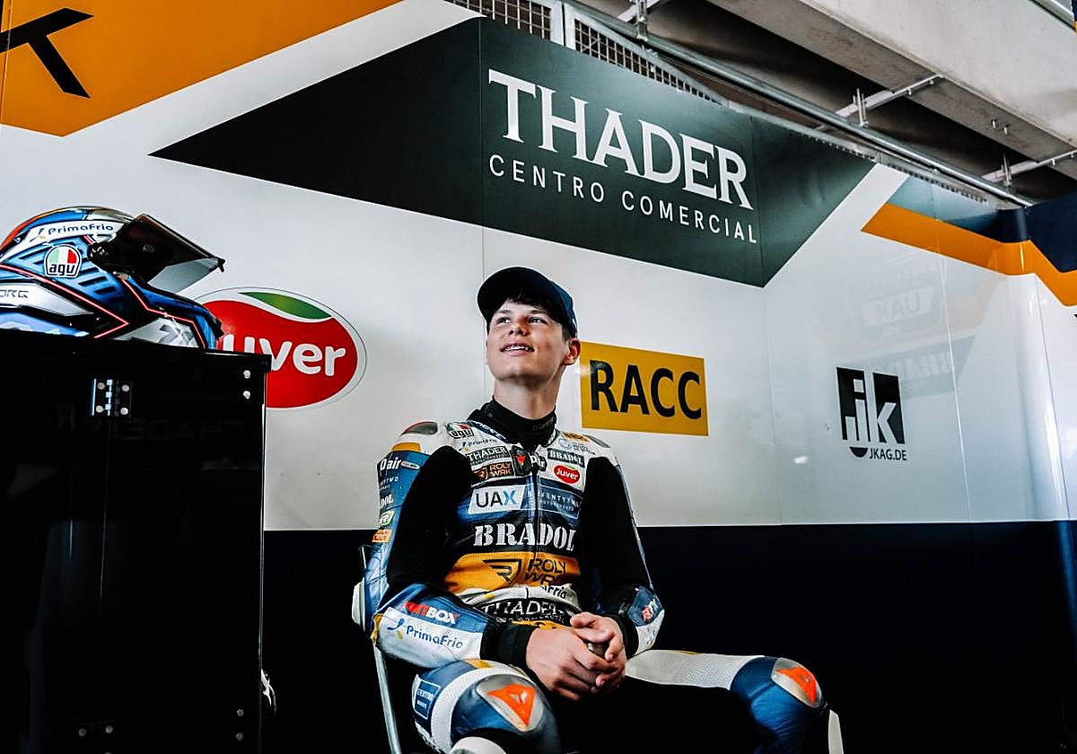 El piloto murciano Carlos Cano, antes de la disputa de una carrera de esta temporada en la European Talent Cup.