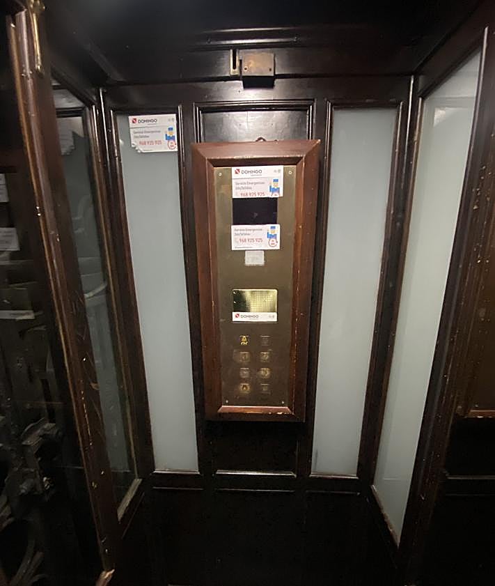 Imagen secundaria 2 - Detalles del ascensor original. 