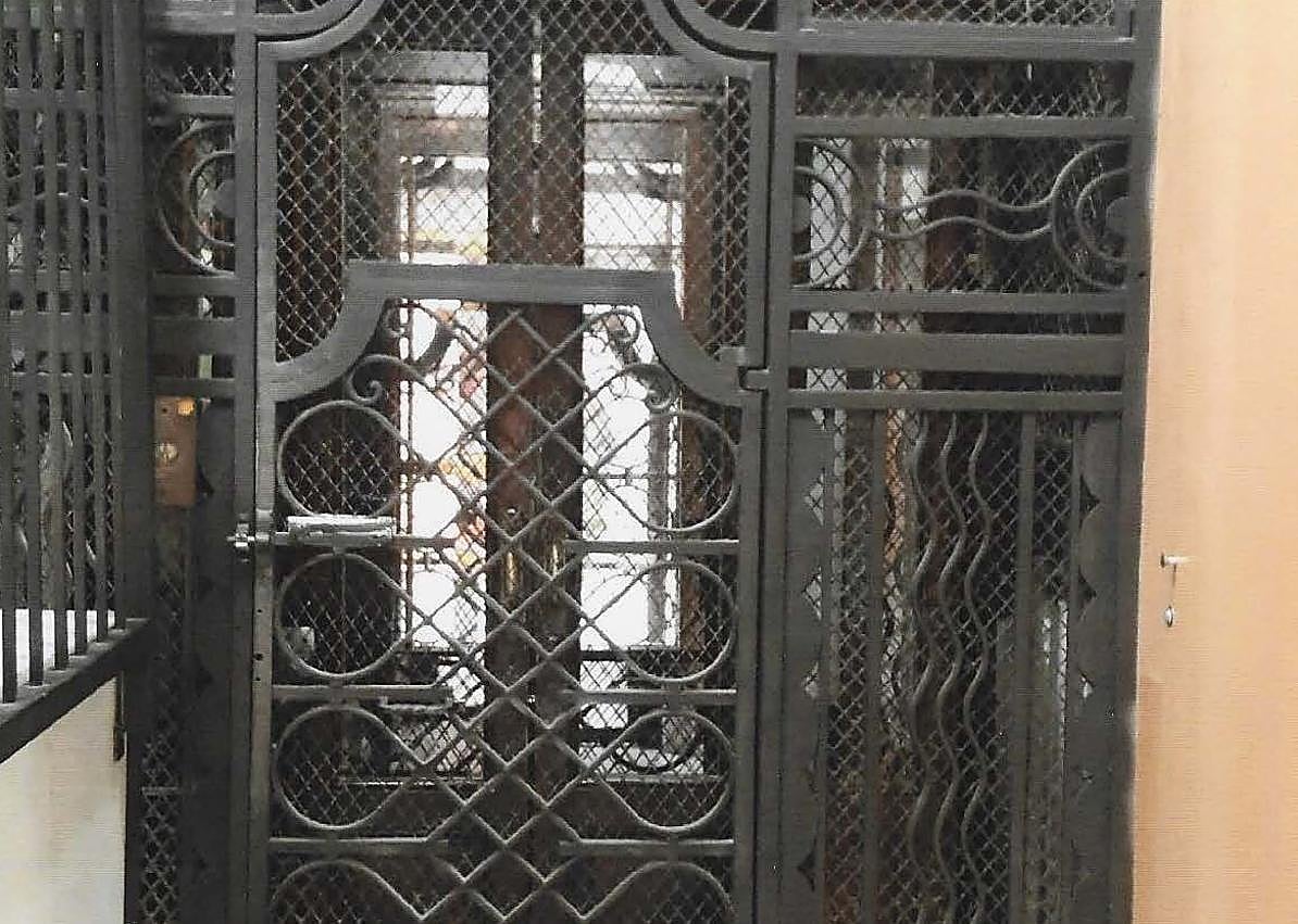 Imagen secundaria 1 - Detalles del ascensor original. 