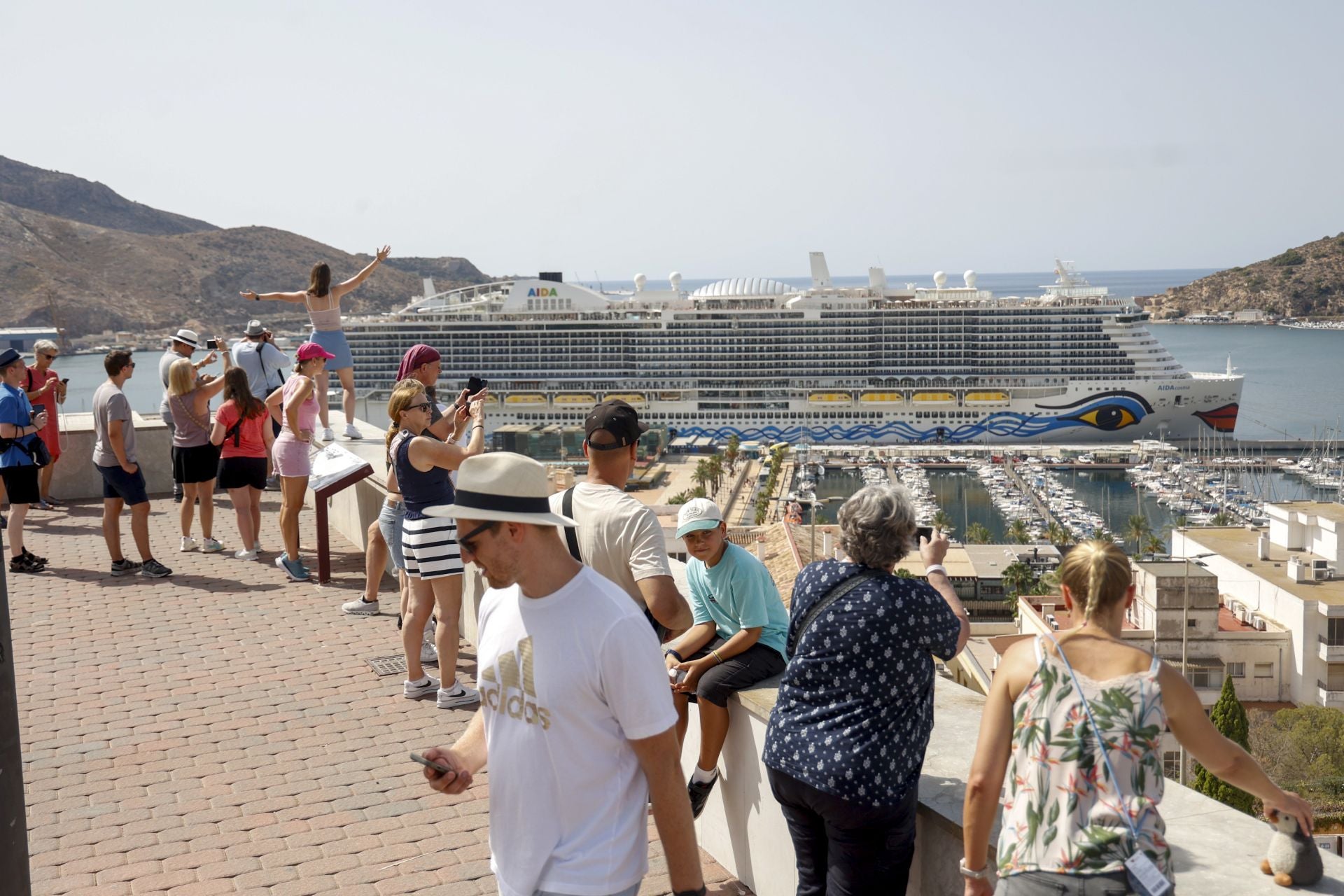 En imágenes, más de seis mil cruceristas desembarcan en Cartagena