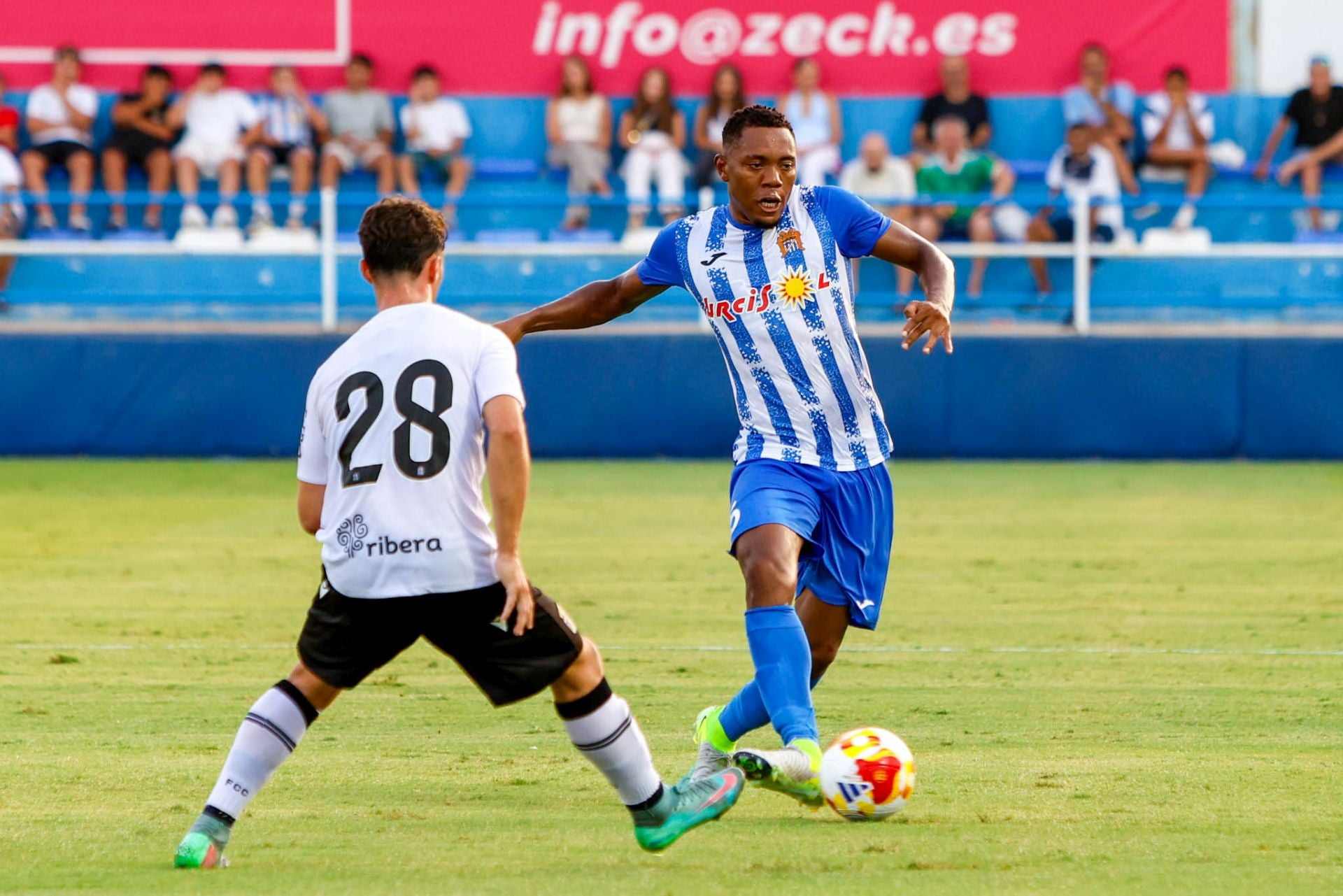 La victoria del Cartagena en Águilas, en imágenes