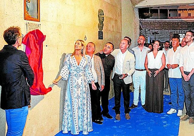 Celebración en el coso centenario de Cehegín de 'Cielo de luces', con Pepín Liria como embajador.