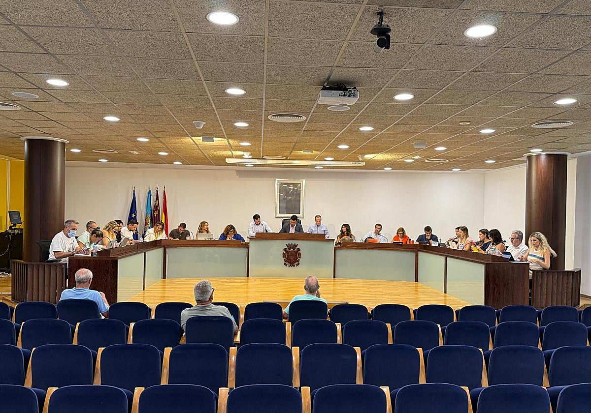 Los concejales, durante el Pleno de San Javier, este jueves.