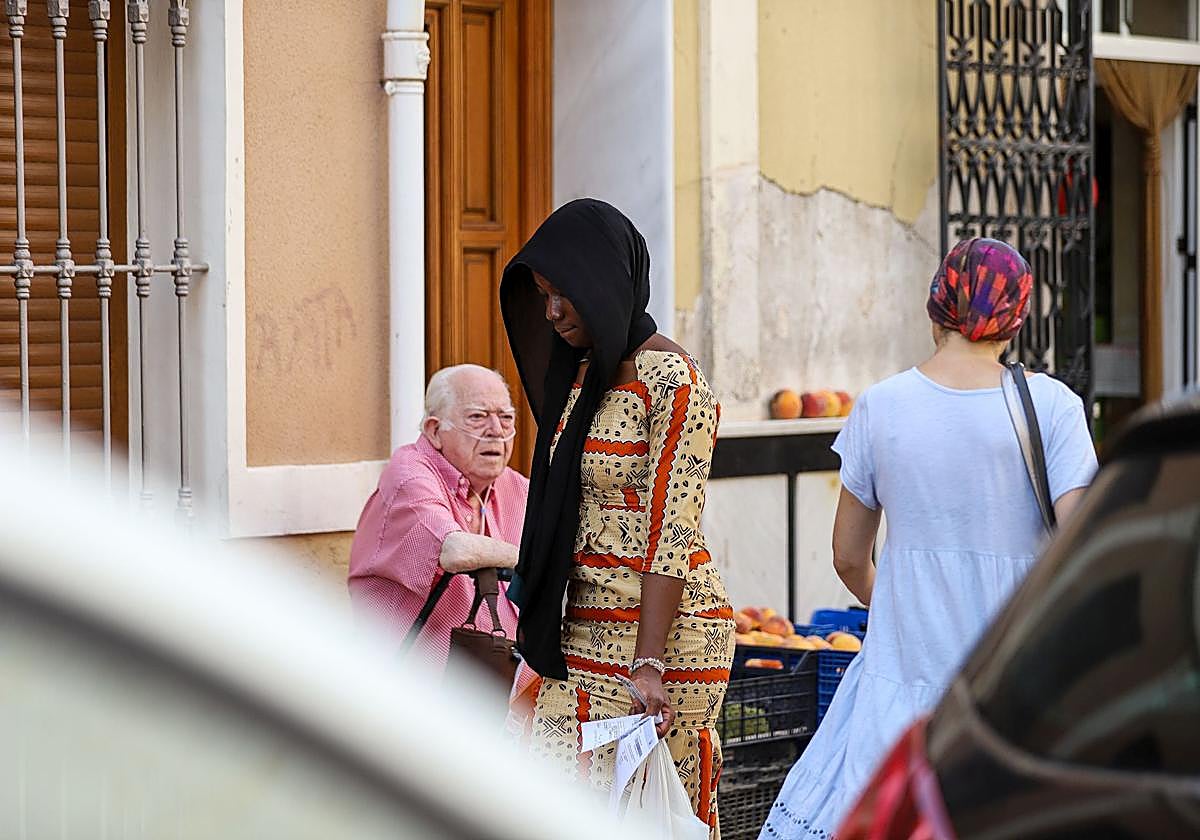 Dos jóvenes con velo, en Jumilla, esta semana.