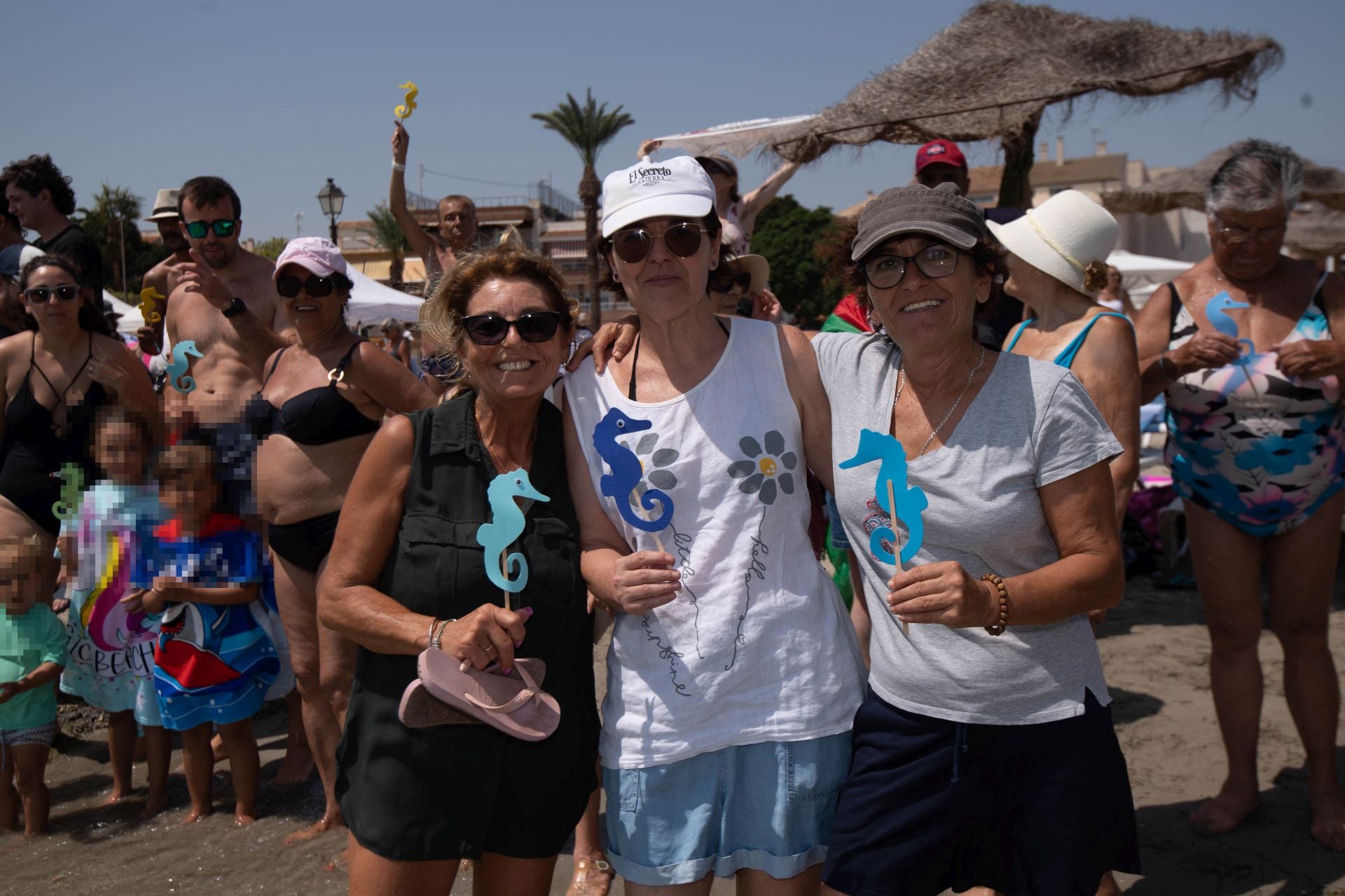 En imágenes, el Abrazo al agua en Los Alcázares y Lo Pagán