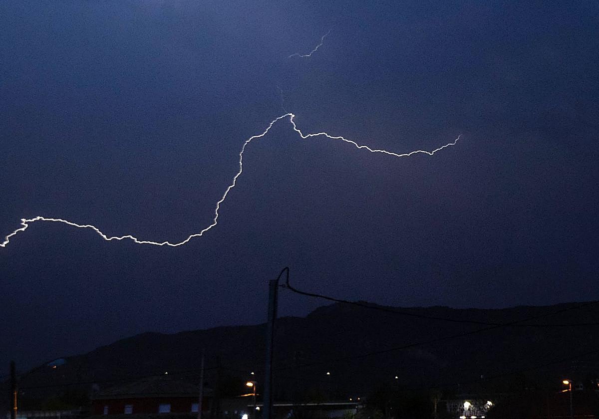 La ola de calor traerá tormentas al norte de la Región de Murcia.