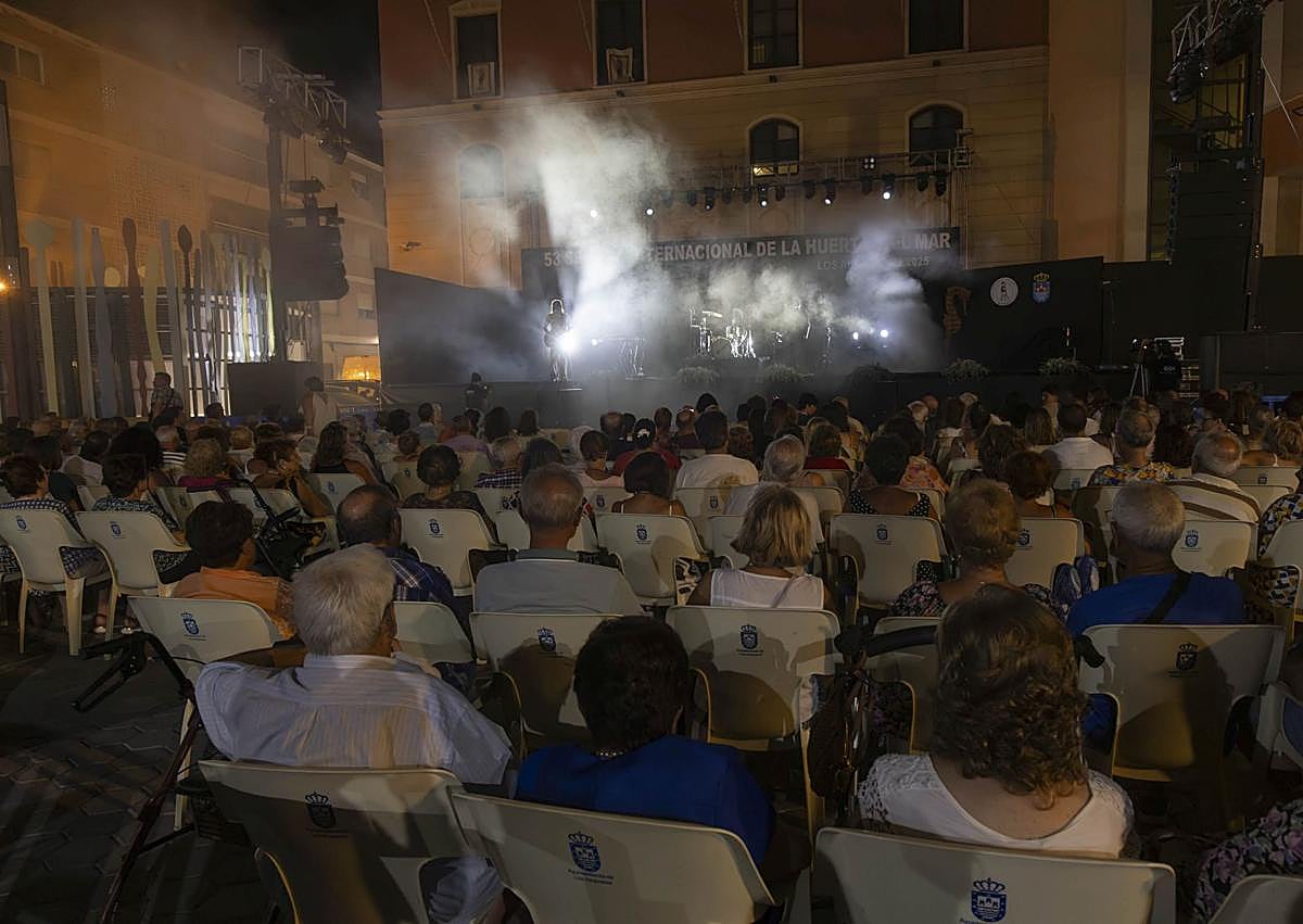 Imagen secundaria 1 - La actuación de Maestro Espada este jueves. 