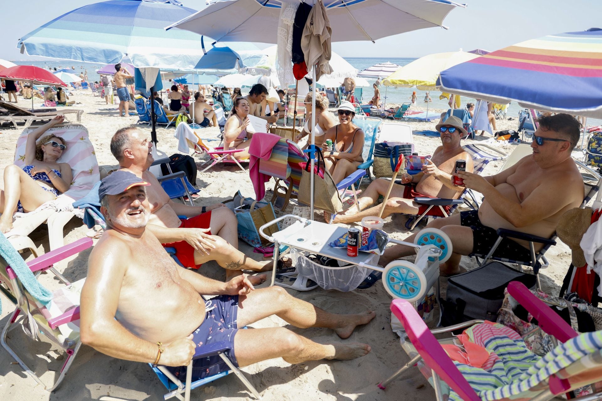 En imágenes, las playas de La Manga y Cabo de Palos se llenan en el puente de agosto