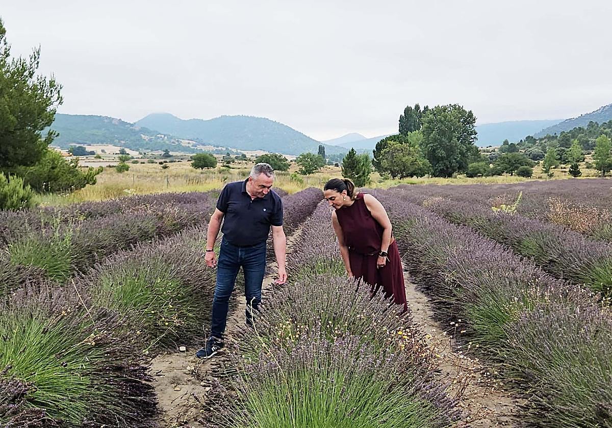 La consejera Rubira, junto al alcalde de Moratalla, Juan Soria.