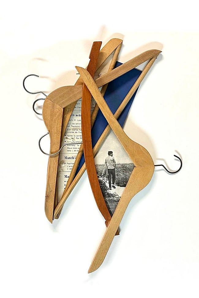 Miriam Martínez Abellán se centra en sus collages en temas como la memoria, la existencia, cuestiones sociales y una intensa reflexión sobre la figura femenina y masculina.