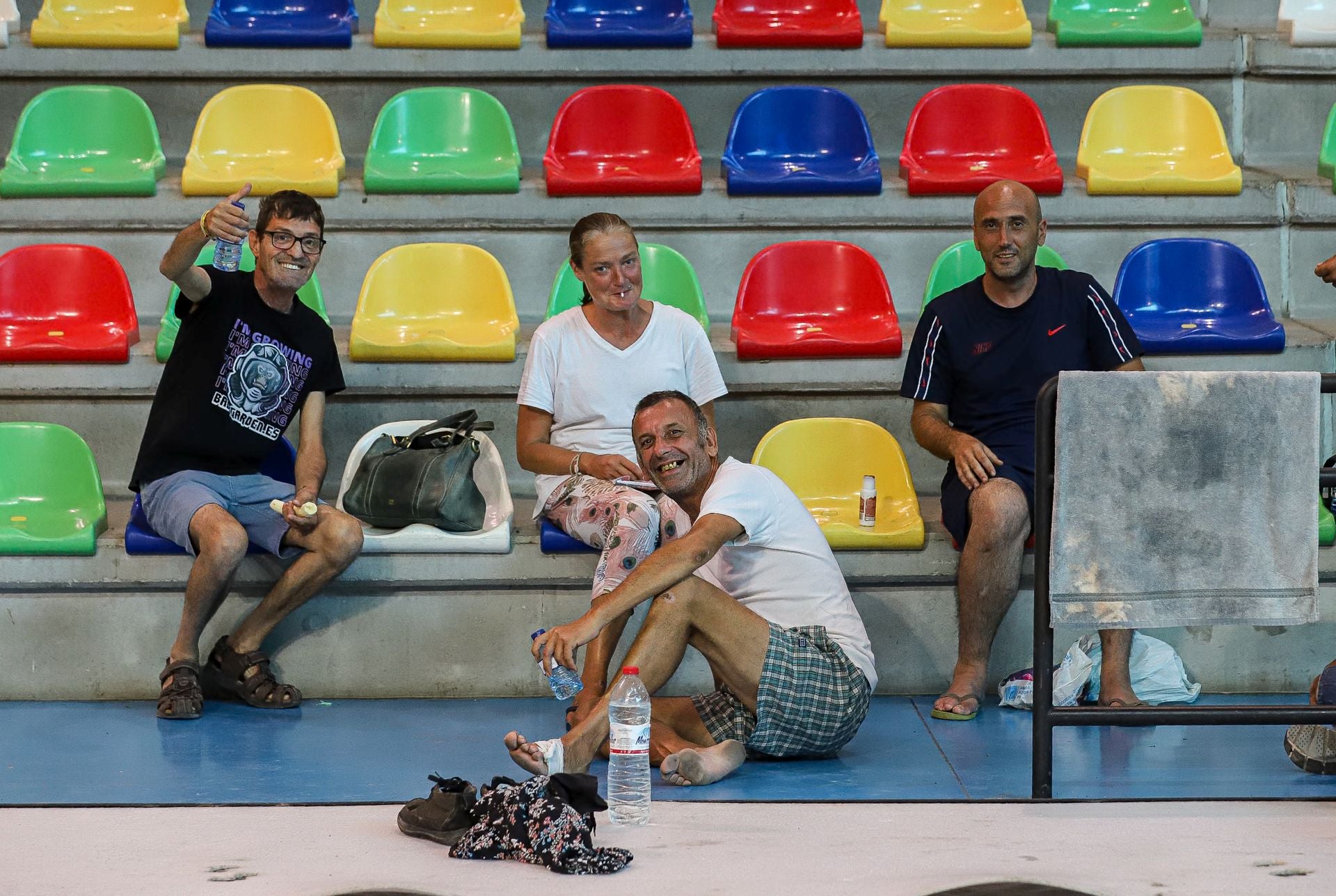 En imágenes, Murcia sufre la alerta roja por calor y el pabellón Cagigal se habilita como refugio climático