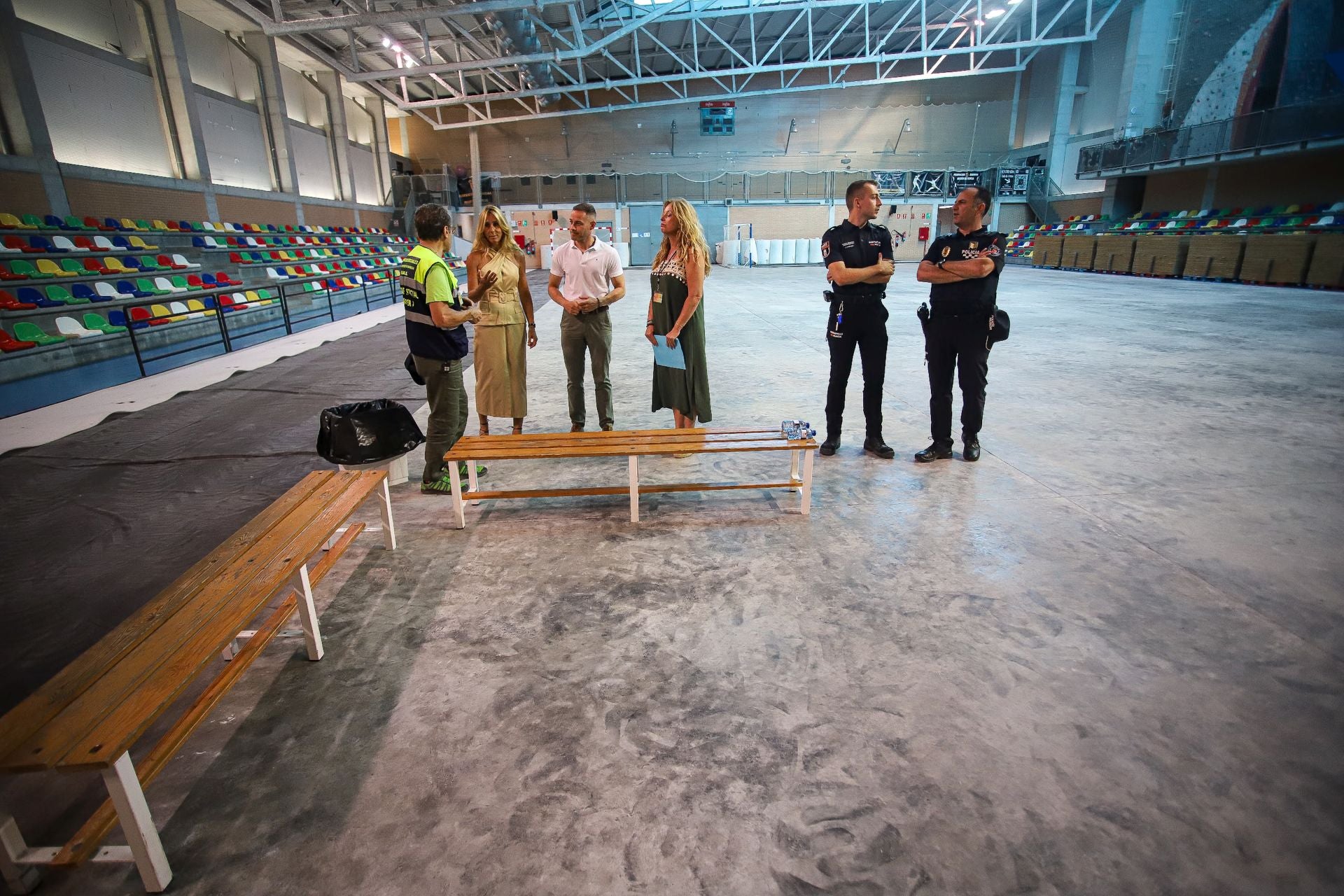 En imágenes, Murcia sufre la alerta roja por calor y el pabellón Cagigal se habilita como refugio climático