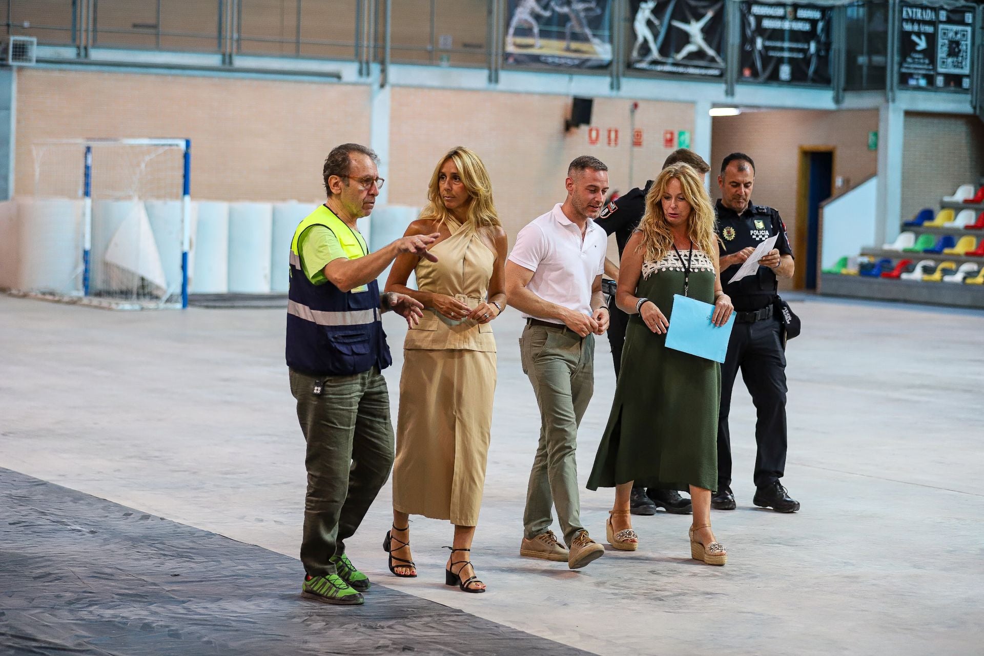 En imágenes, Murcia sufre la alerta roja por calor y el pabellón Cagigal se habilita como refugio climático