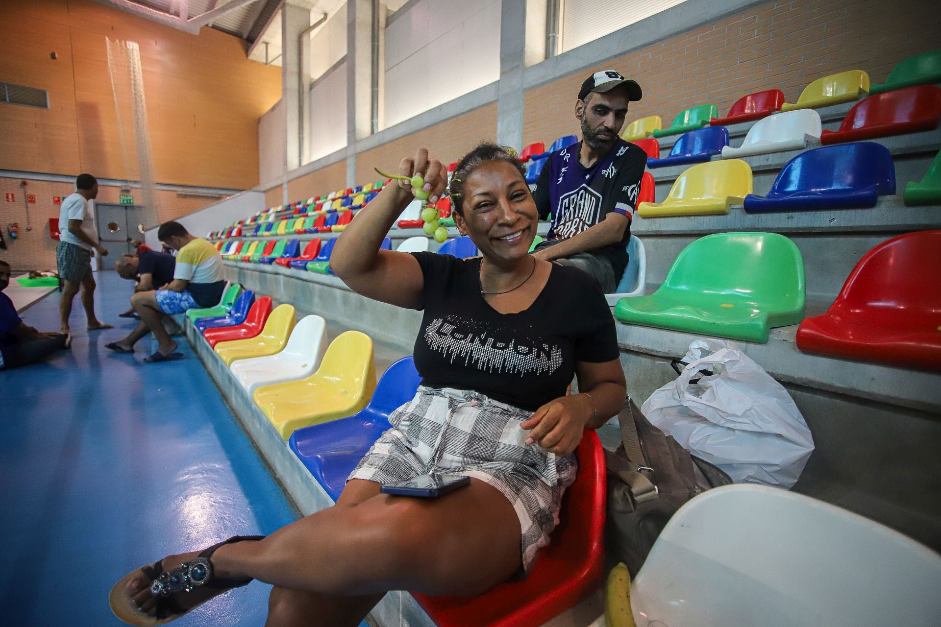 En imágenes, Murcia sufre la alerta roja por calor y el pabellón Cagigal se habilita como refugio climático