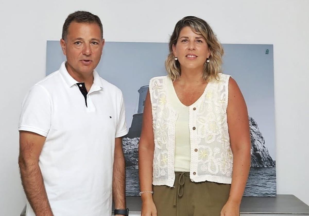 Manuel Serrano, alcalde de Albacete, junto a Noelia Arroyo, regidora de Cartagena.